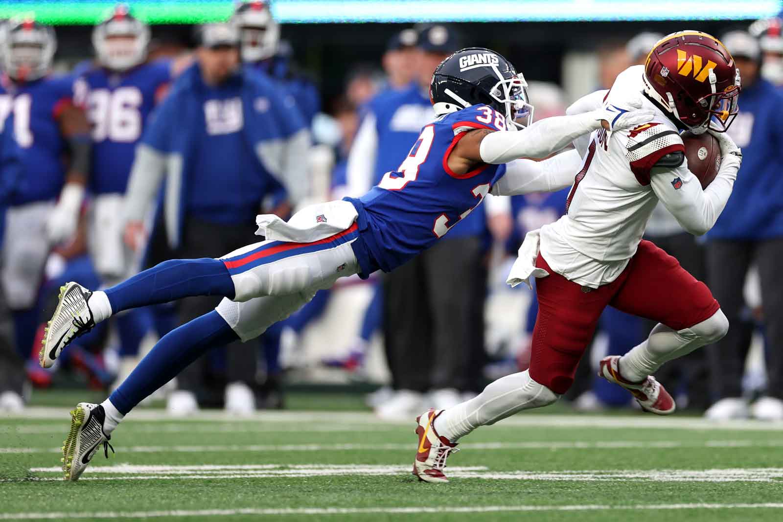 With no score in overtime Commanders, Giants tie 20-20