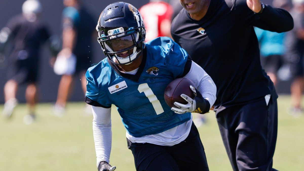 Jaguars rookie RB Travis Etienne put on season-ending IR with