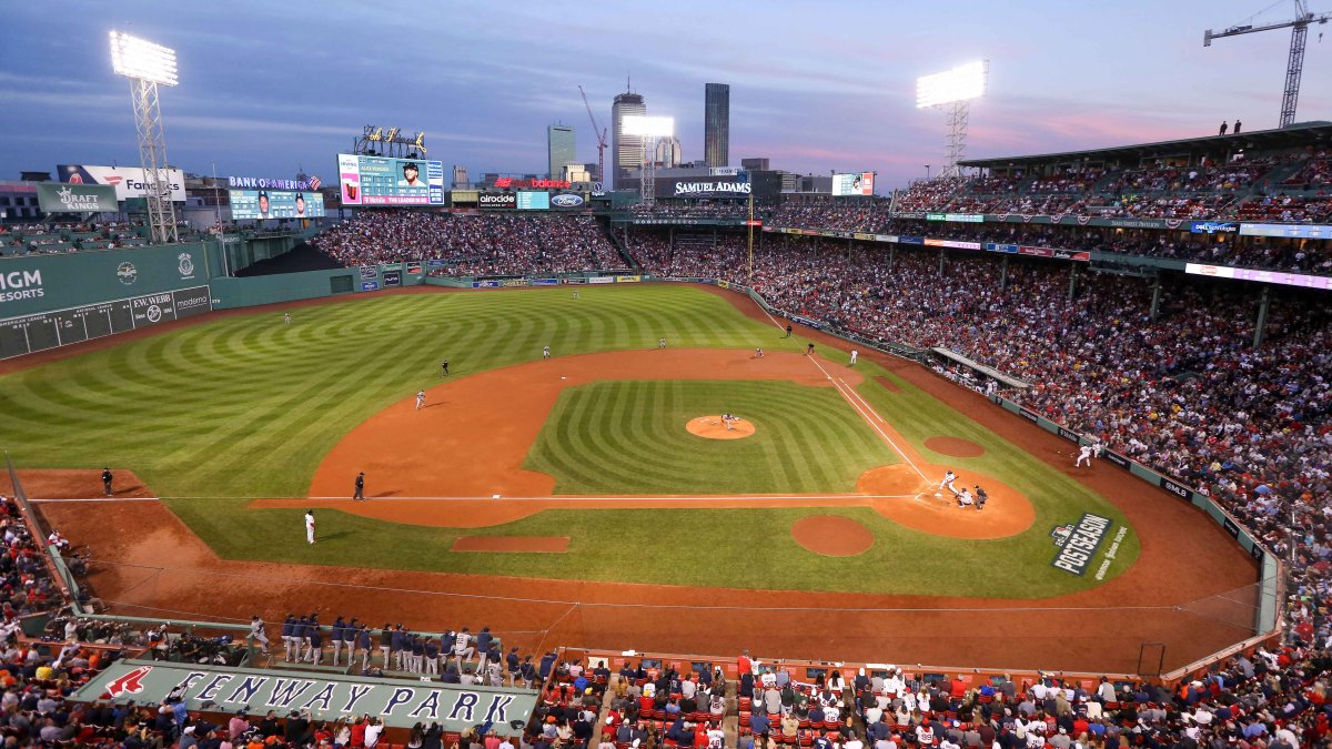 Red Sox drop series opener to Cincinnati at Fenway