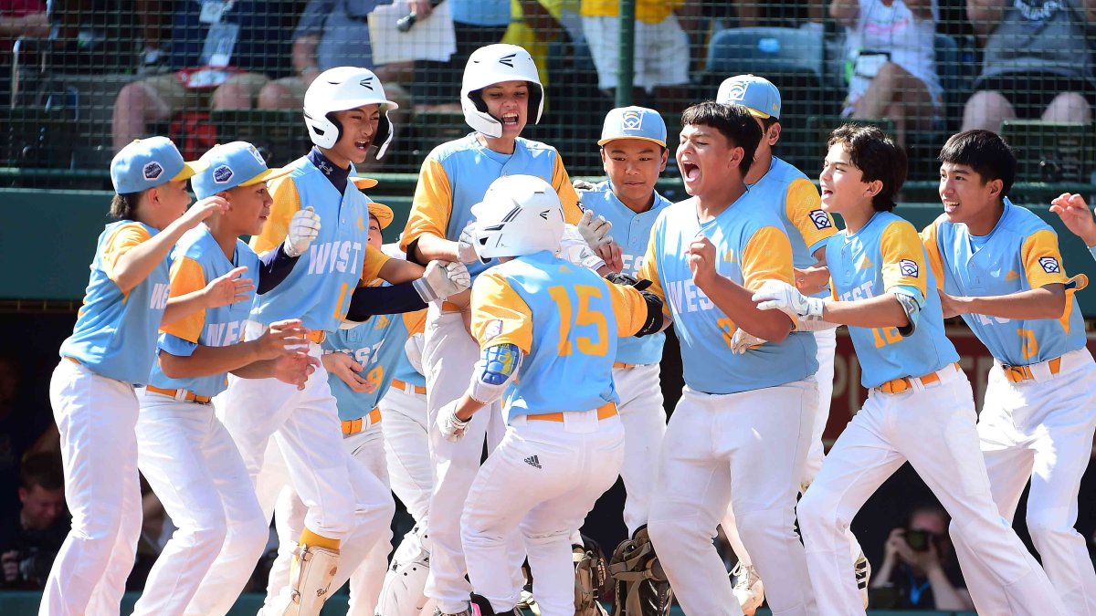 Honolulu beats Washington to open 2022 Little League World Series