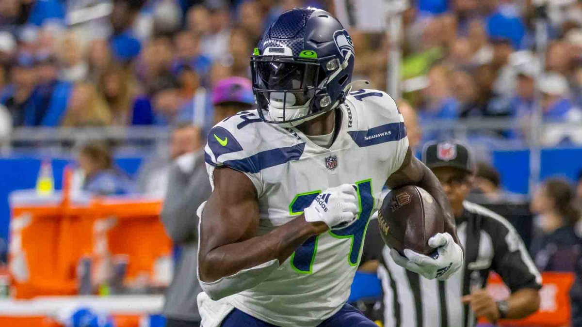 Seahawks' DK Metcalf carted off field…for a bathroom break – NBC Sports  Philadelphia