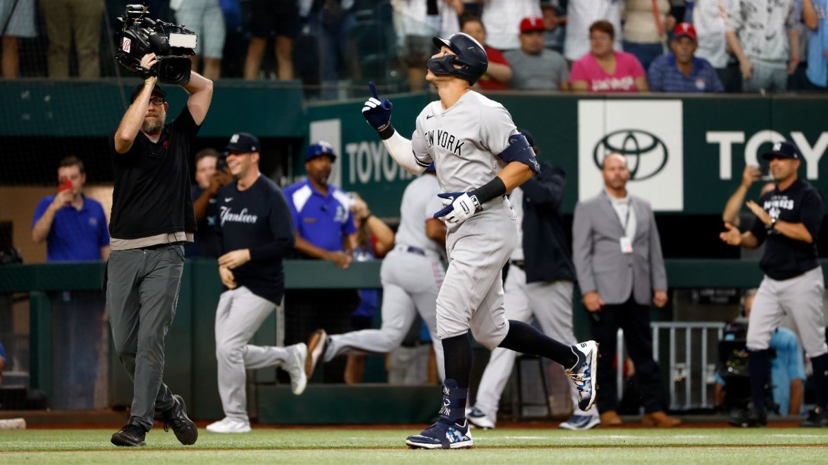 Yankees' Aaron Judge 61st homer almost caught by Toronto fan