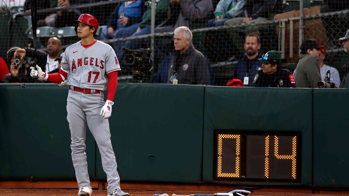 MLB opening day has 14 clock violations, stolen base spike