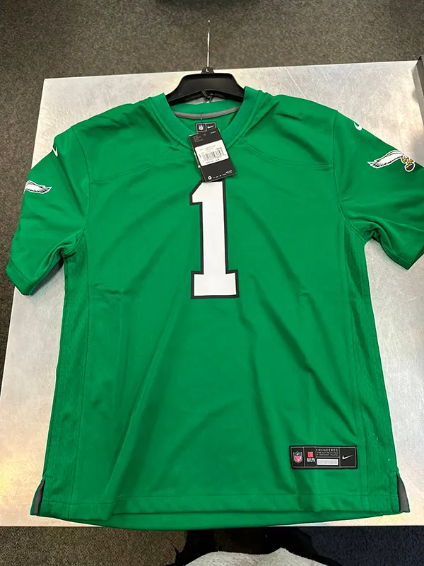 Eagles fan leaked pictures of their kelly green jerseys after