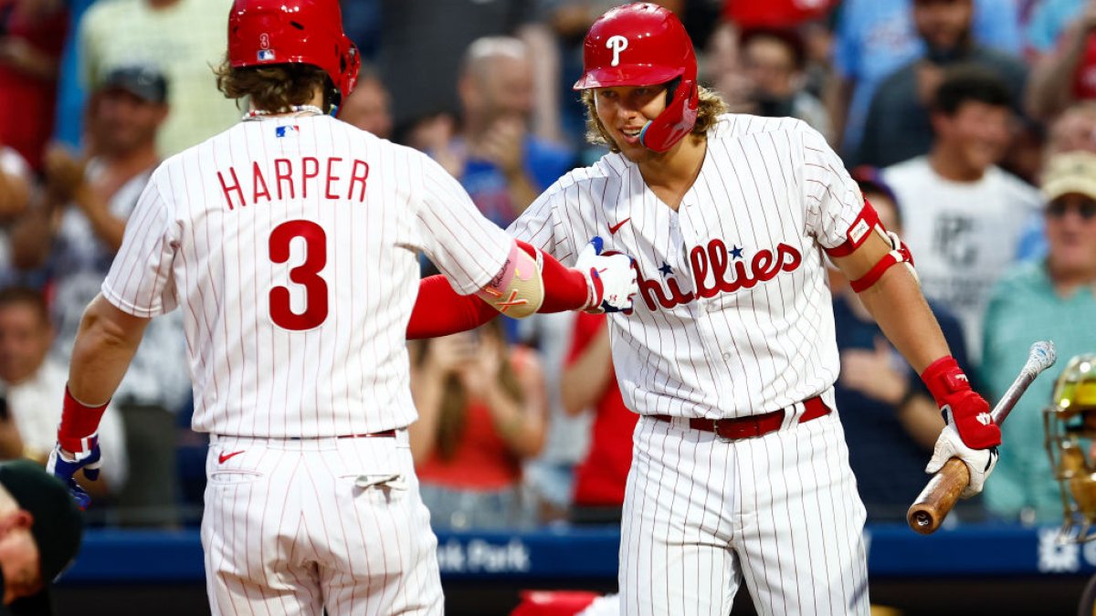 Bryce Harper's Home Run Ends Drought as Phillies Beat Padres in ...