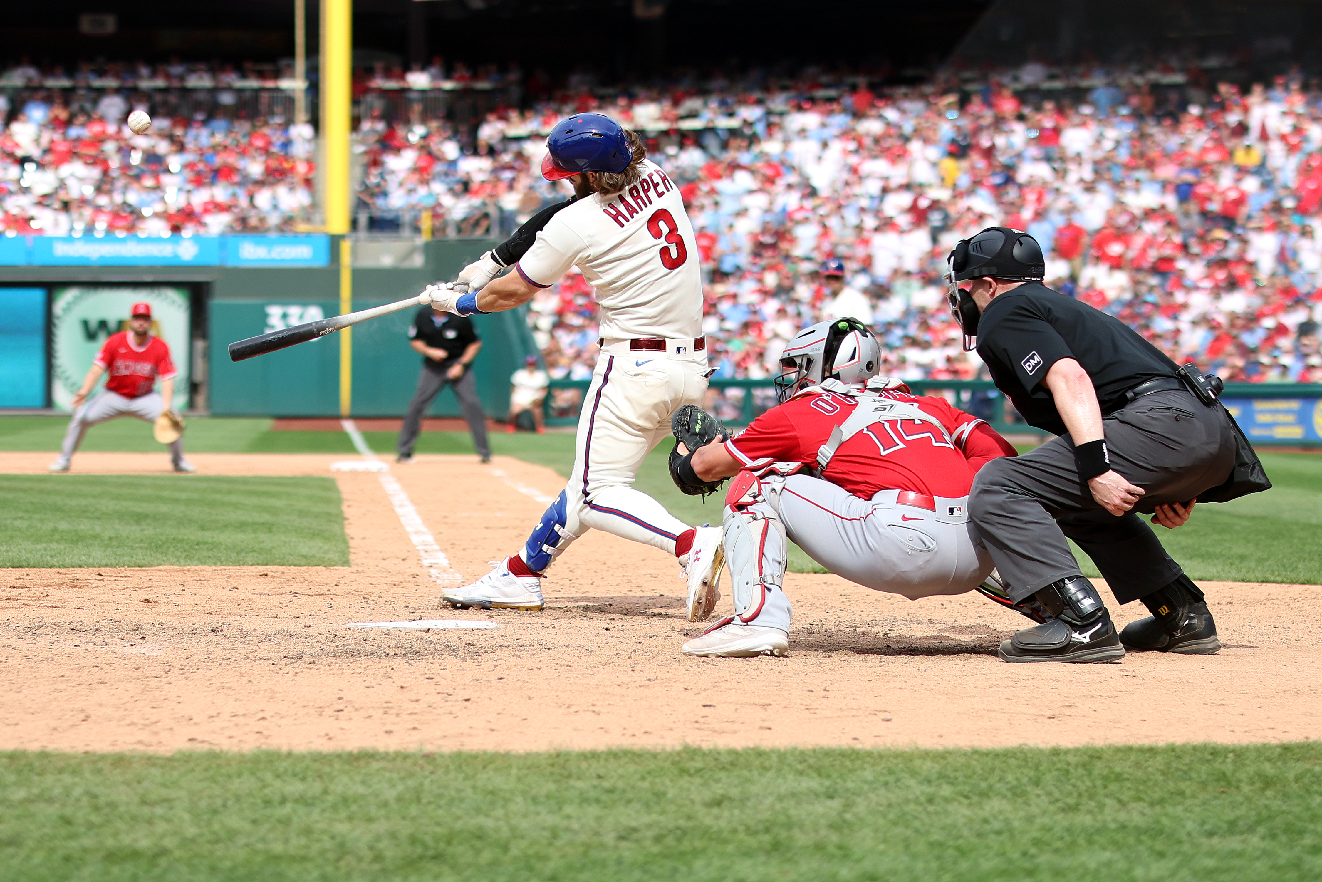 WATCH: Bryce Harper crushes 300th career homer for the Phillies