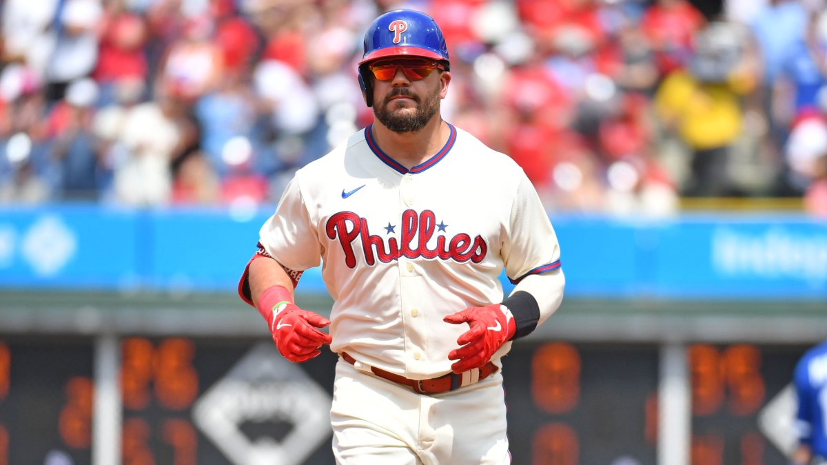 Kyle Schwarber reportedly agreed to a four-year deal with the Phillies
