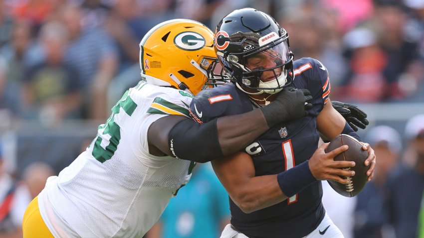 Bears quarterback Justin Fields