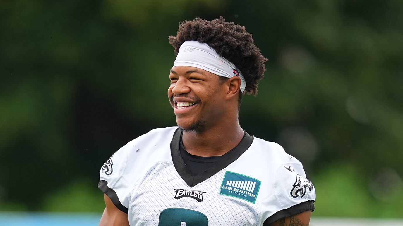 Eagles place Shaun Bradley on Injured reserve following preseason