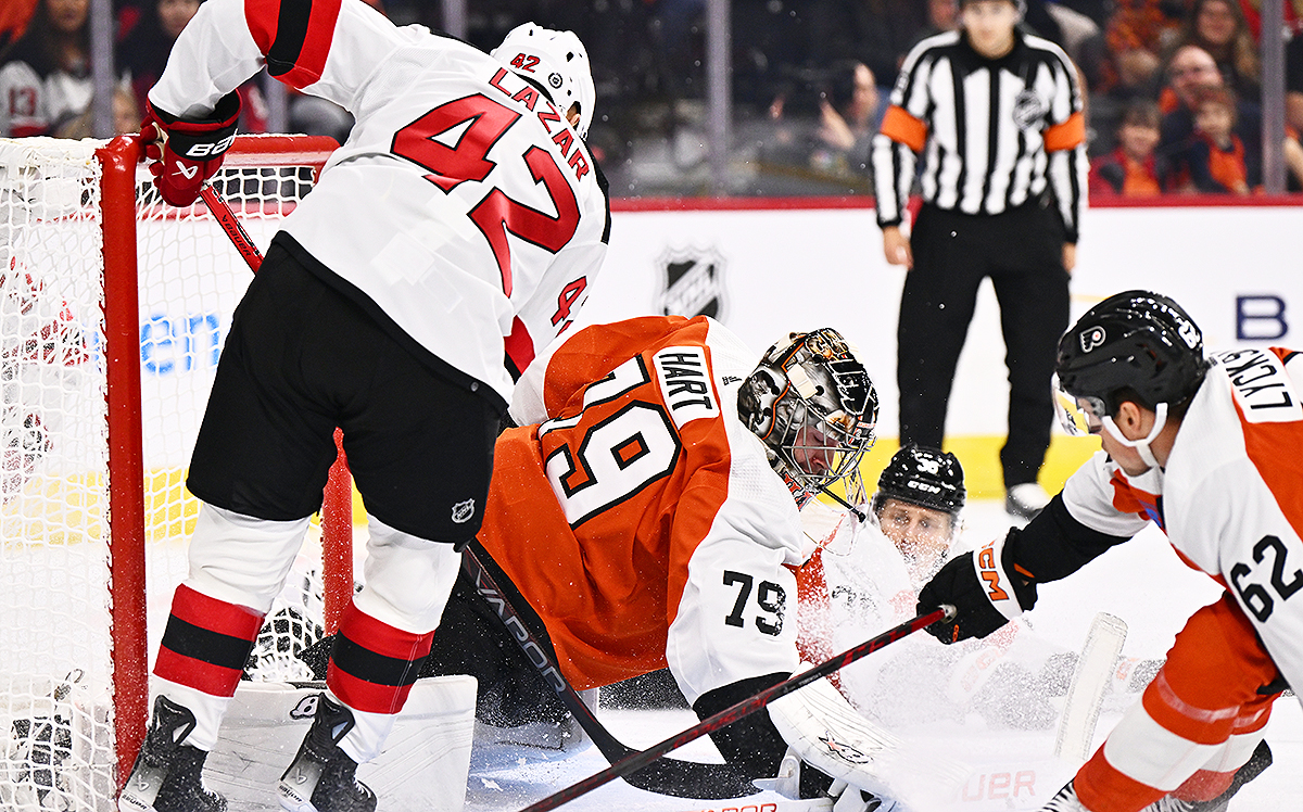 Flyers got their first look at goaltender Carter Hart in overtime loss to  New Jersey