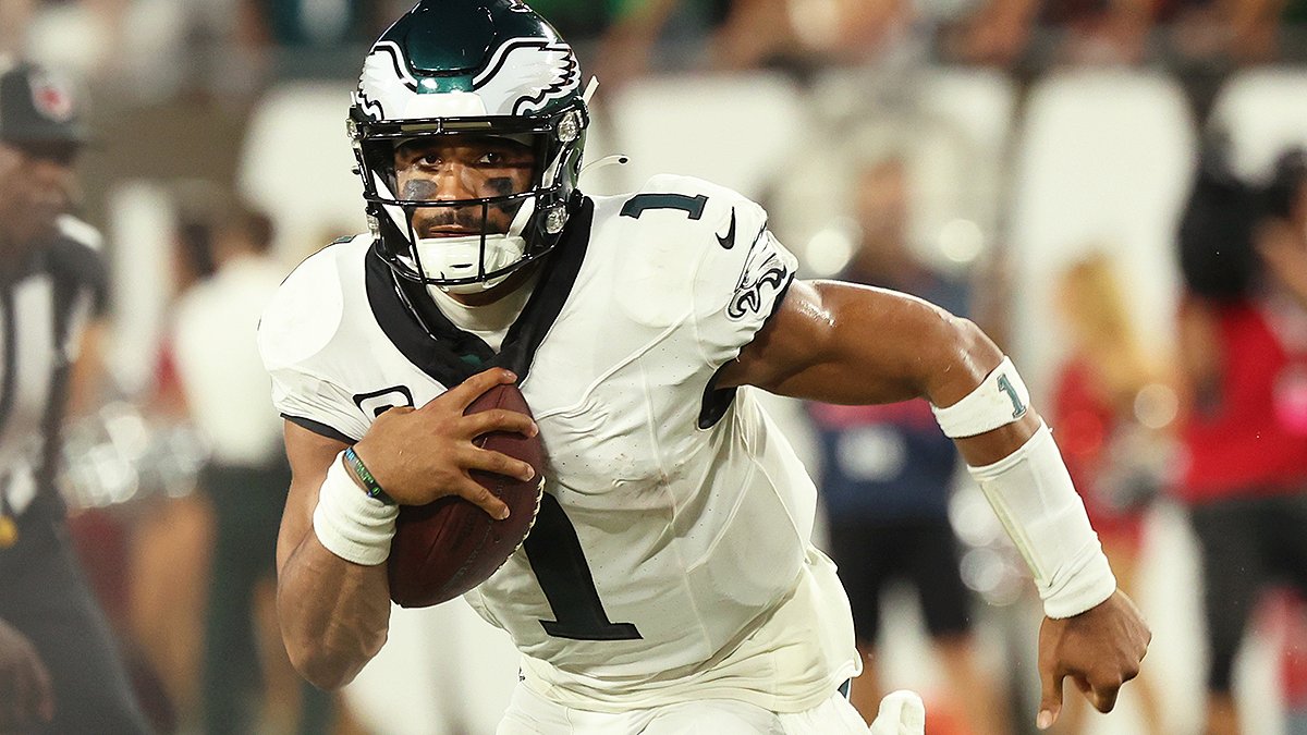 Uma teoria sobre por que o número de corridas do Eagles QB Jalen Hurts caiu – NBC Sports Philadelphia