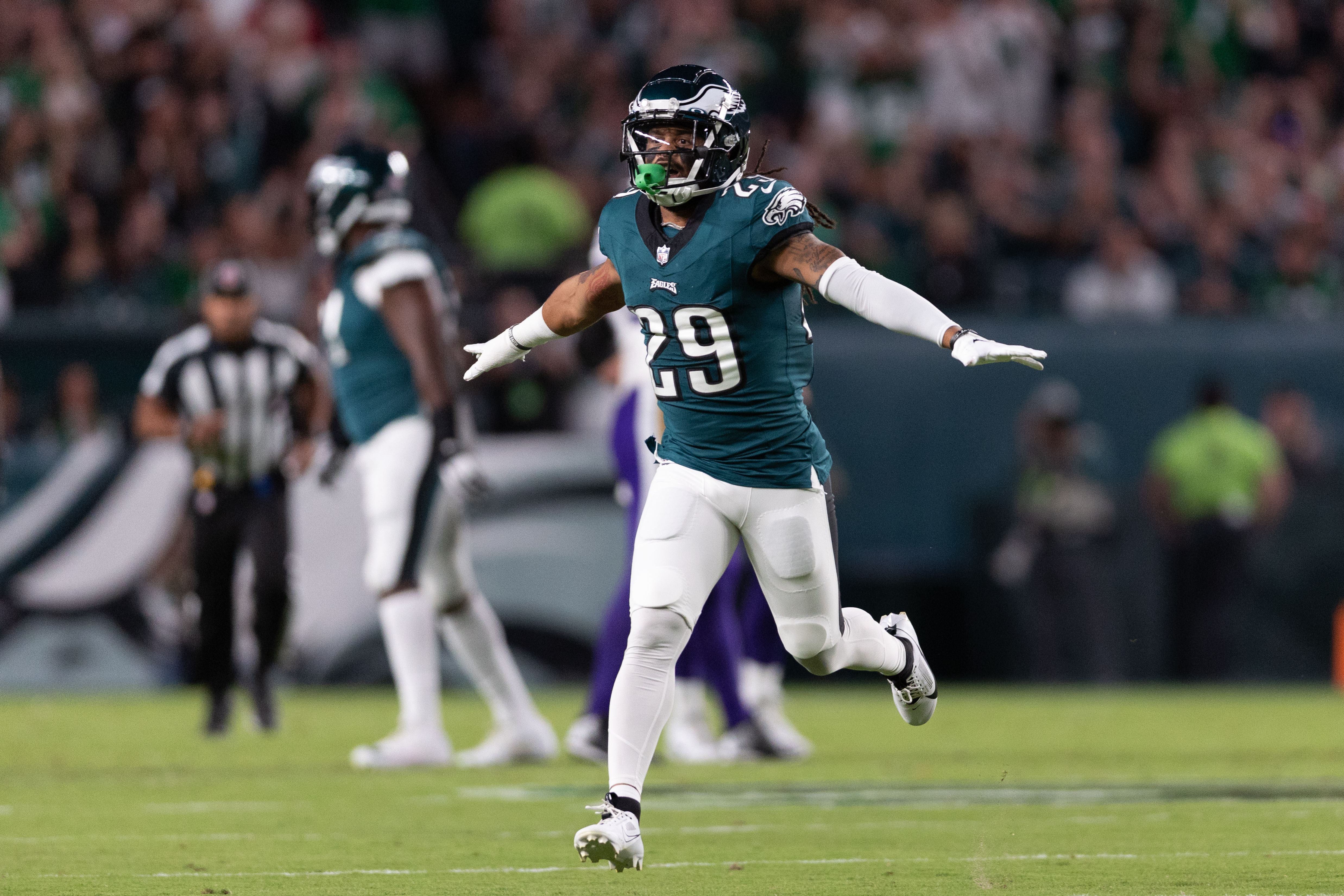 Eagles' Quez Watkins hit with concerning injury vs. Vikings