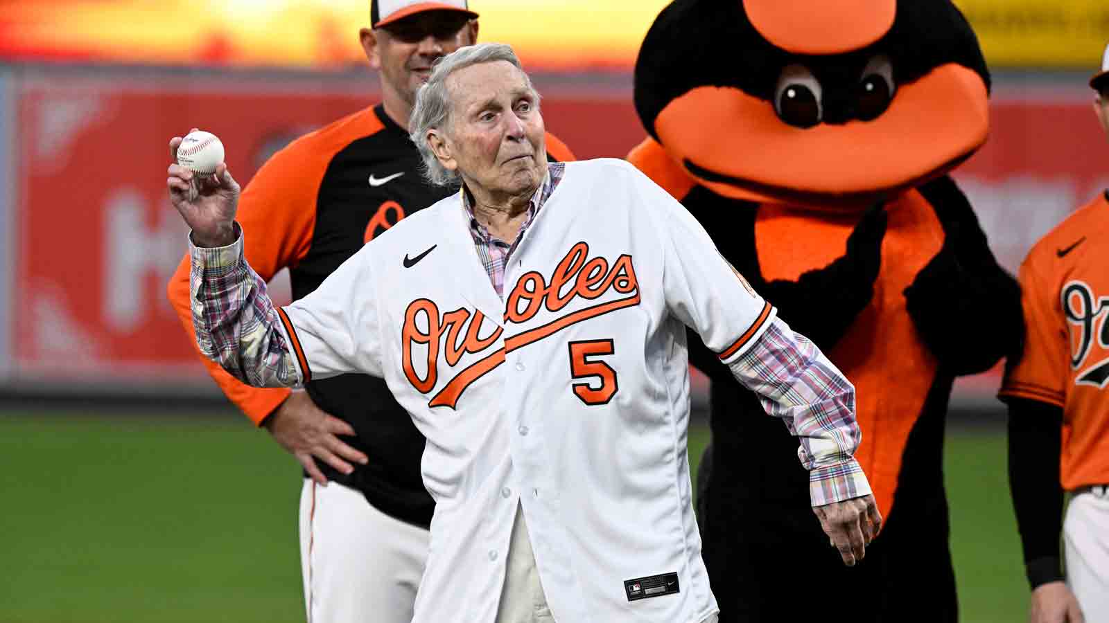 14 Baltimore Oriolesat Fenway Park Stock Photos, High-Res Pictures, and  Images - Getty Images