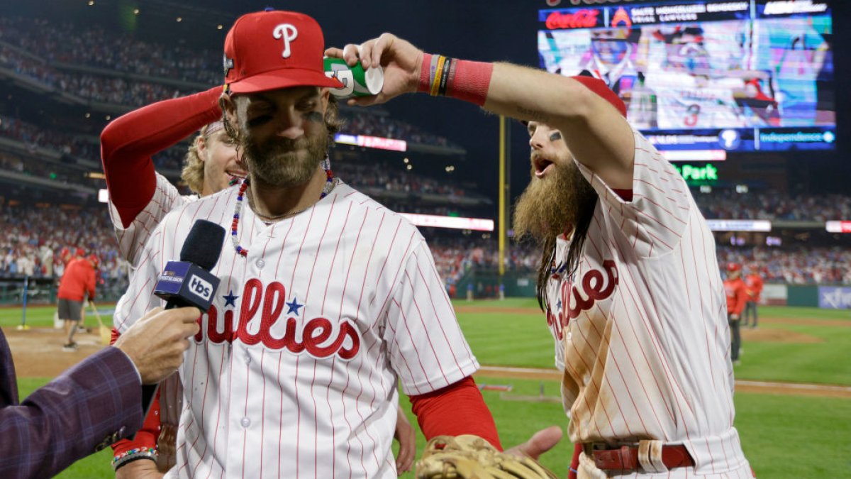 Braves shortstop makes fun of Bryce Harper for recording final out in NLDS  Game 2