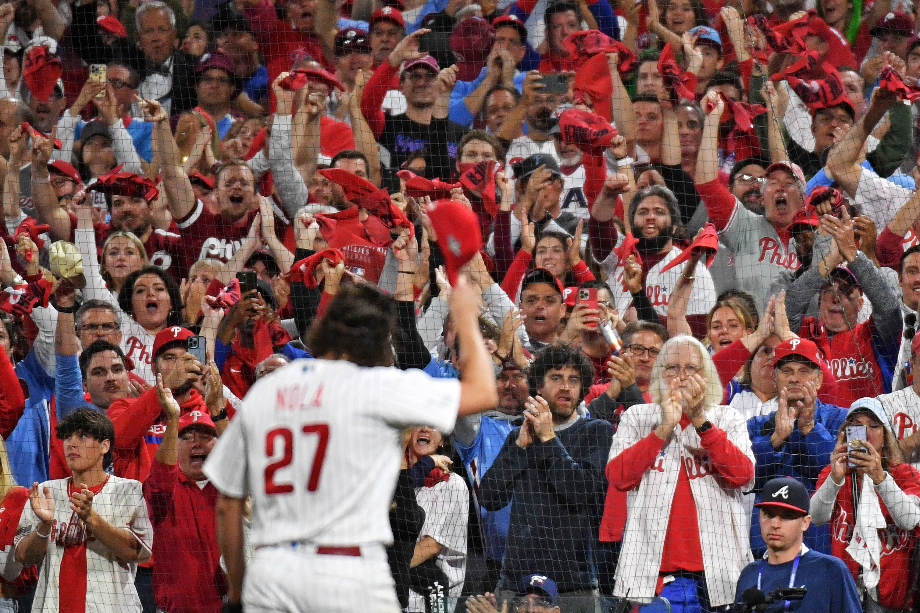 Phillies fans give Trea Turner huge standing ovation to show support