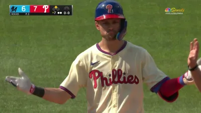 Trea Turner gives the Phillies the lead with this 2-RBI single on his birthday