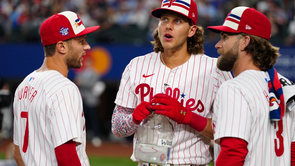 MLB Home Run Derby Bryce Harper hands Alec Bohm ‘wooder’ bottle NBC