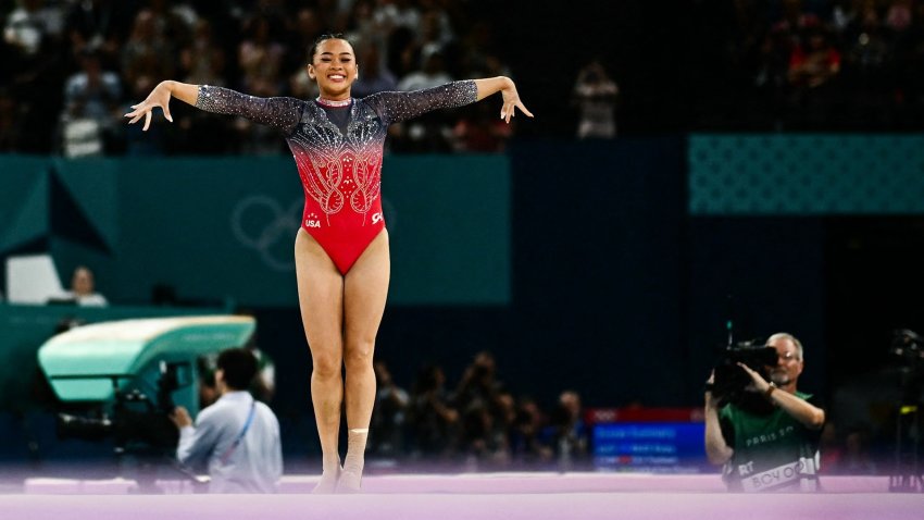 Suni Lee on the floor routine