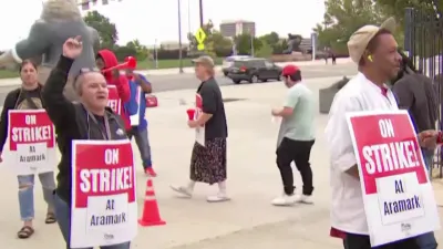 Hundreds of Philly stadium workers hit the picket lines