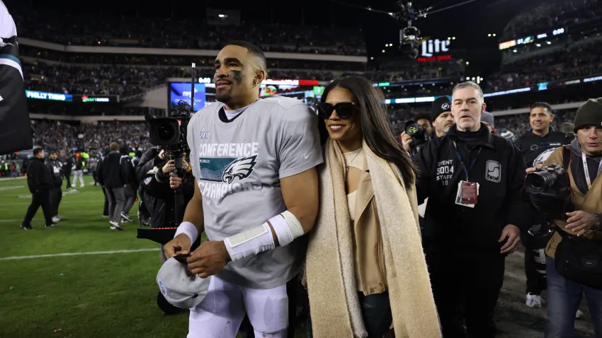 Football: NFC Championship: Philadelphia Eagles Jalen Hurts (1)walks with girlfriend Bry Burrows after victory vs San Francisco 49ers at Lincoln Financial Stadium.
Philadelphia, PA 1/29/2023
CREDIT: Simon Bruty (Photo by Simon Bruty/Sports Illustrated via Getty Images)
(Set Number: X164295 TK1)