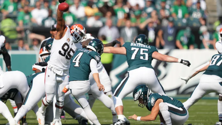 PHILADELPHIA, PA – OCTOBER 13: Philadelphia Eagles place kicker Jake Elliott (4) field goal is blocked by Cleveland Browns defensive end Myles Garrett (95) during the game between the Philadelphia Eagles and the Cleveland Browns on October 13, 2024 at Lincoln Financial Field in Philadelphia, PA. (Photo by Andy Lewis/Icon Sportswire via Getty Images)