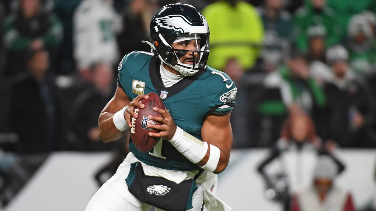 Eagles' Jalen Hurts returns after being evaluated for concussion – NBC Sports Philadelphia