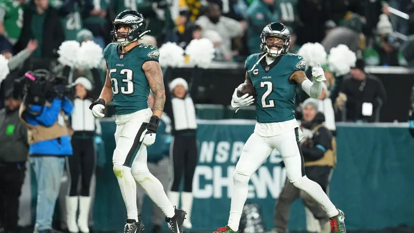 PHILADELPHIA, PENNSYLVANIA – DECEMBER 15: Darius Slay Jr. #2 and Zack Baun #53 of the Philadelphia Eagles react against the Pittsburgh Steelers at Lincoln Financial Field on December 15, 2024 in Philadelphia, Pennsylvania. (Photo by Mitchell Leff/Getty Images)