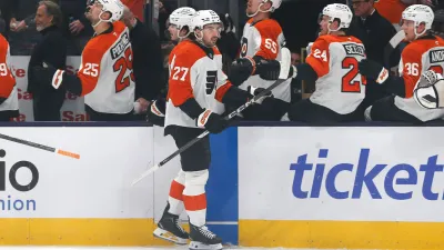 5-GAME GOAL STREAK! Cates gives Flyers 1-0 lead