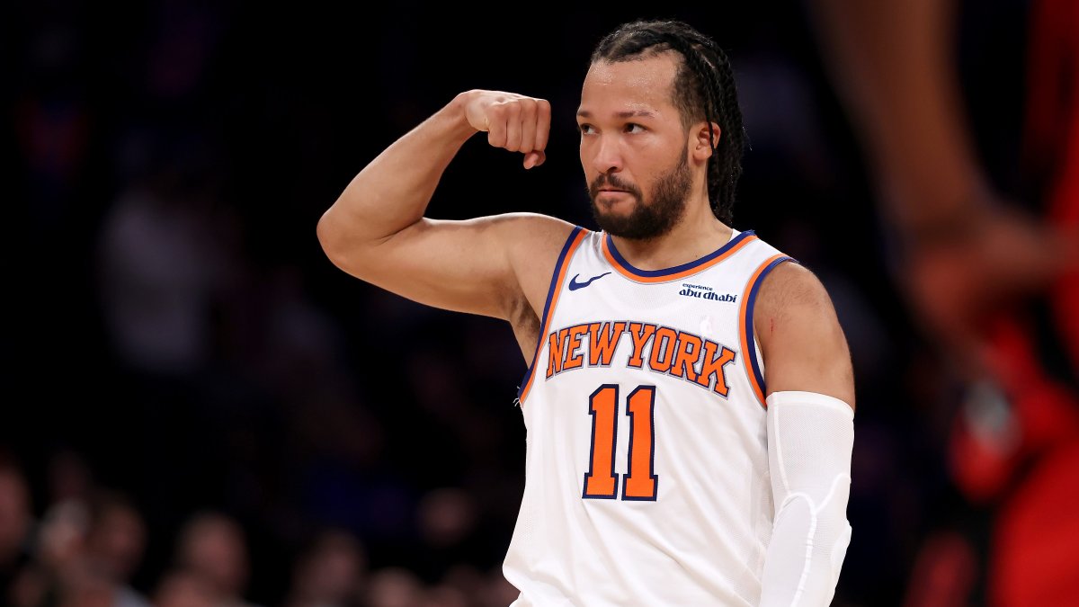 Knicks' Jalen Brunson claims 2024-25 Clutch Player of the Year award