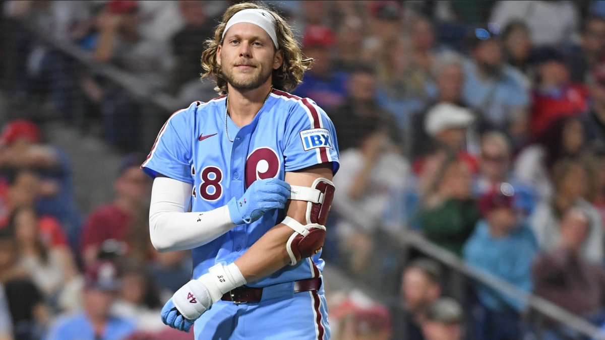 Phillies fail to finish sweep, give Nationals 3 unearned runs in series finale