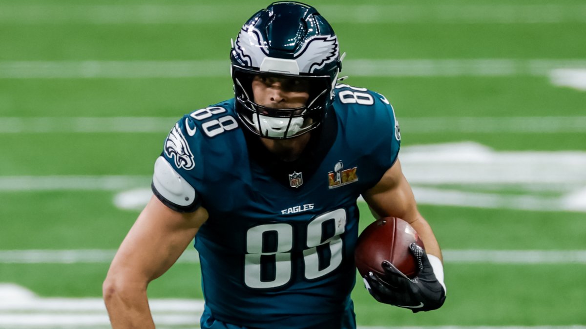 Eagles find a way to resolve Dallas Goedert impasse with contract restructure