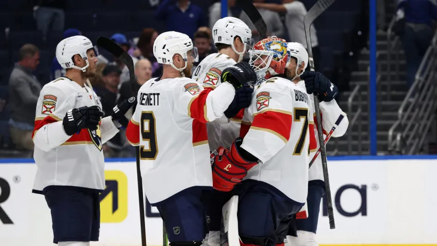 Panthers players celebrate Game 5 win over Lightning