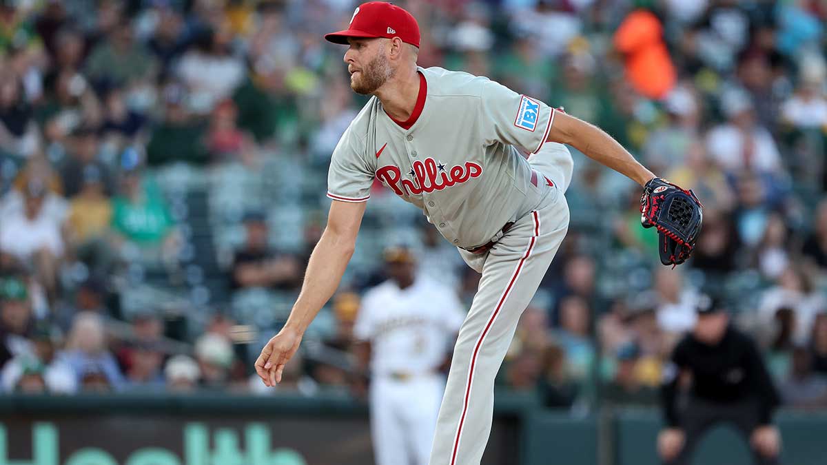 Phillies lose shutout in 9th but hang on to close out 8th straight win
