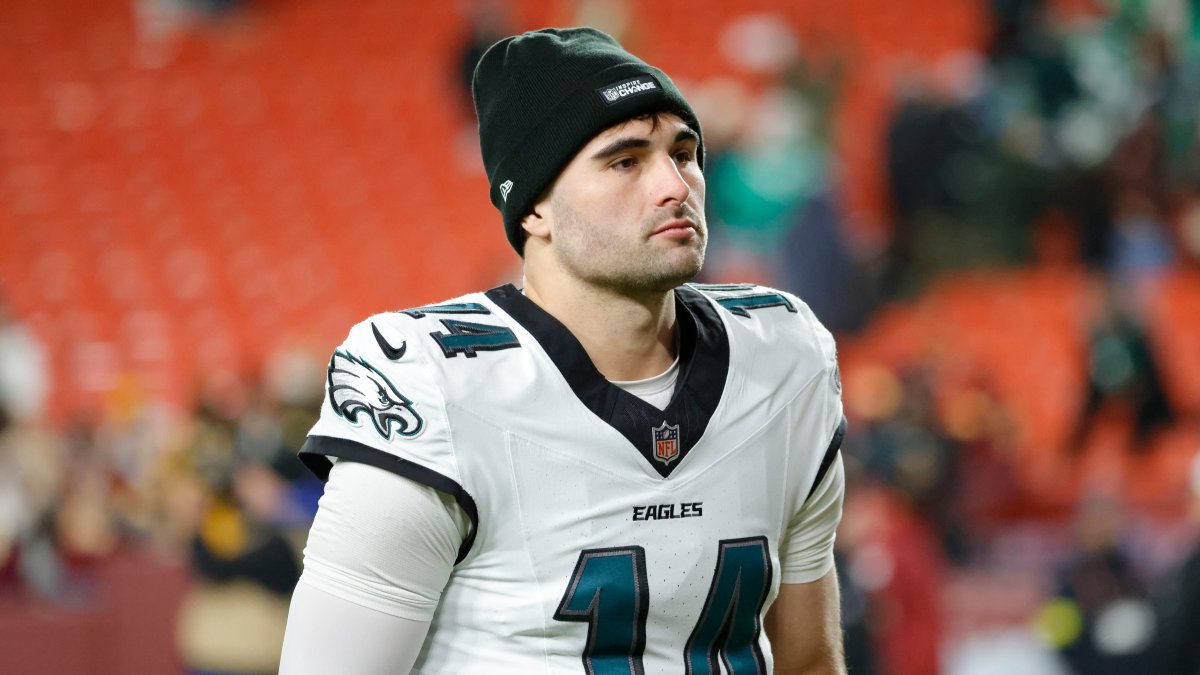 Sam Agrees Former Eagles QB Sam Howell agrees to 1-year deal with Cowboys – NBC ...