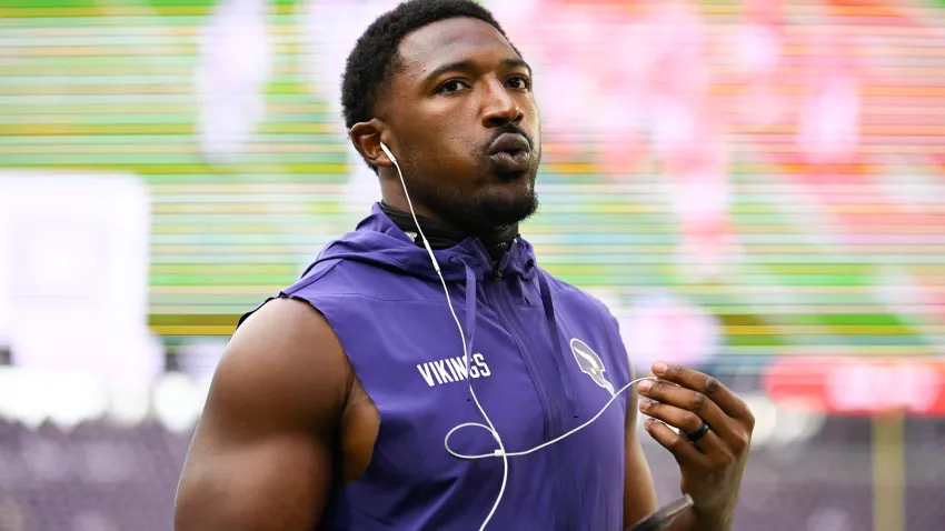 MINNEAPOLIS, MINNESOTA – SEPTEMBER 14: Jonathan Greenard #58 of the Minnesota Vikings warms up before the game against the Atlanta Falcons at U.S. Bank Stadium on September 14, 2025 in Minneapolis, Minnesota. (Photo by Stephen Maturen/Getty Images)