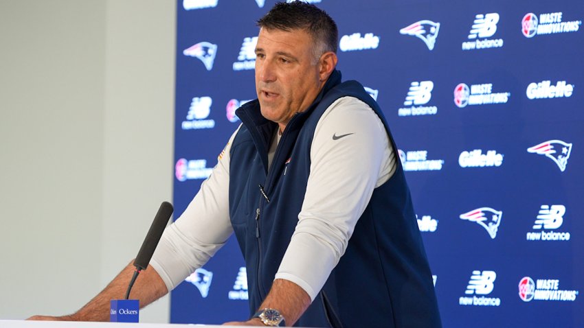 Patriots head coach Mike Vrabel
