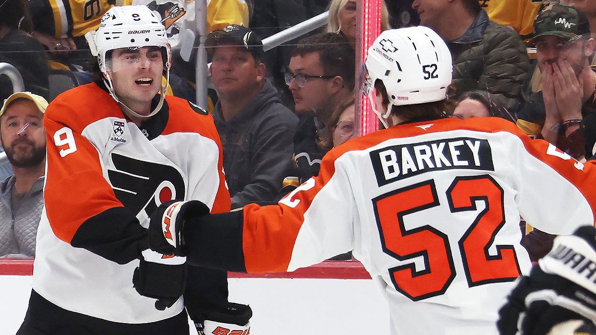 Big third period, strong defensive effort propel Flyers to Game 1 win over Penguins