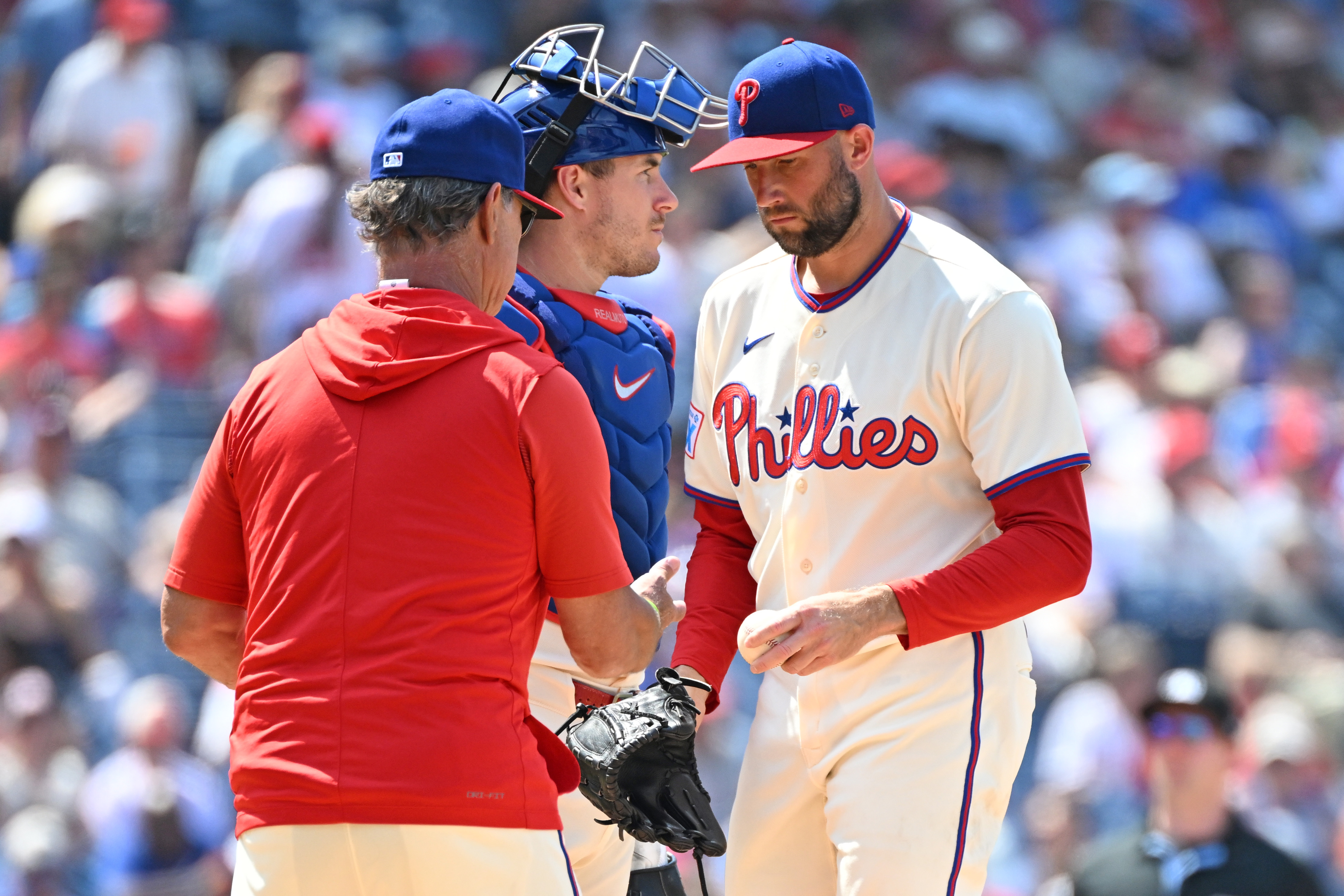 Phillies actively looking to trade for back-end starting pitcher