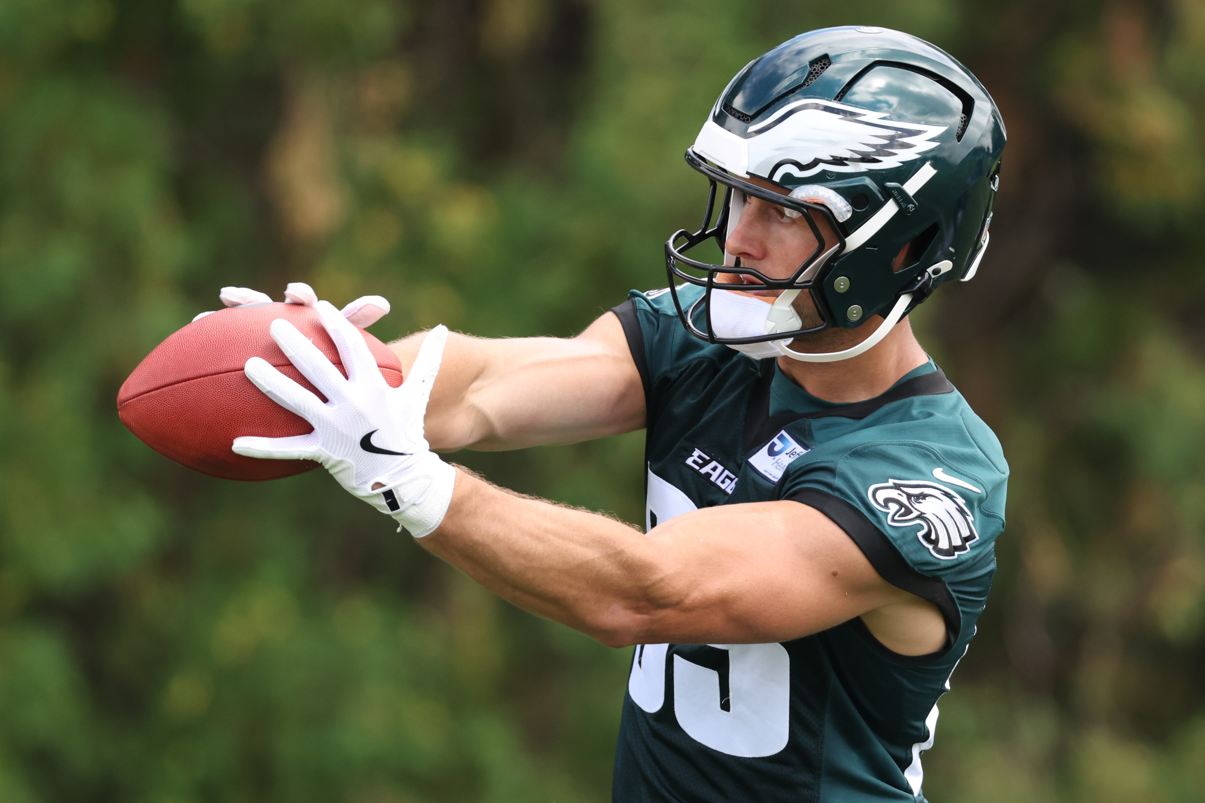 Who is Johnny Mundt and why is he going to make the Eagles' 53-man roster?