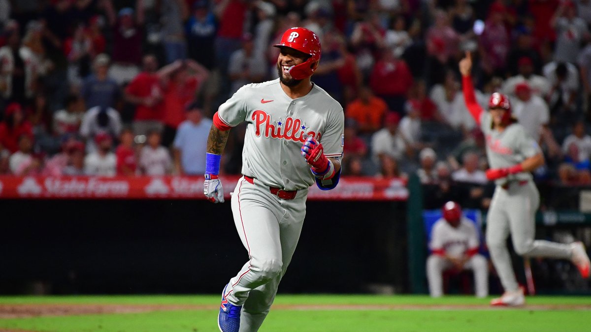 Edmundo Sosa hits two-out pinch-hit grand slam to lift Phillies