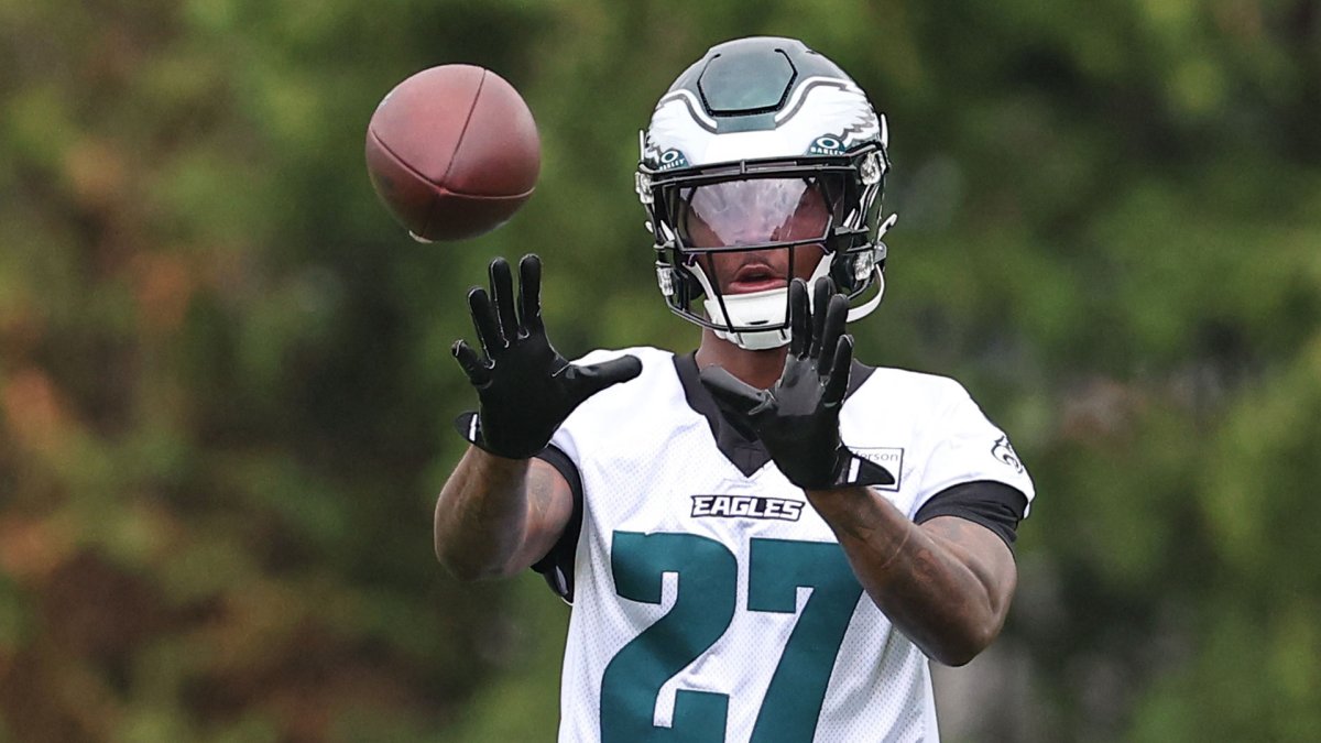 Eagles training camp notes: Quinyon Mitchell puts on the clamps