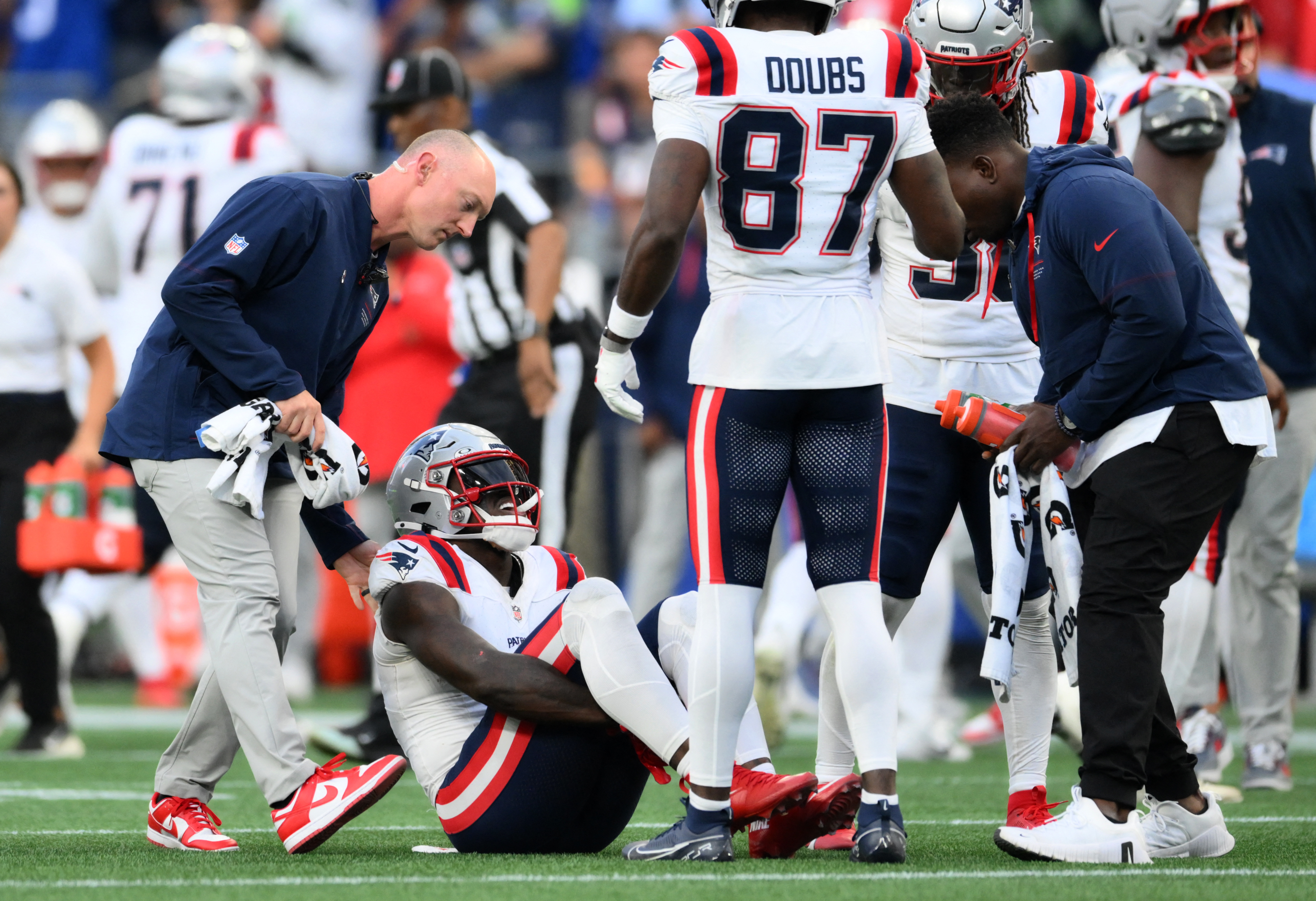 A.J. Brown knocked out of first game as a Patriot with lower leg injury
