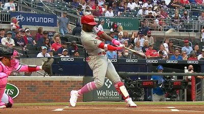 Andrew McCutchen hits leadoff home run in Phillies debut